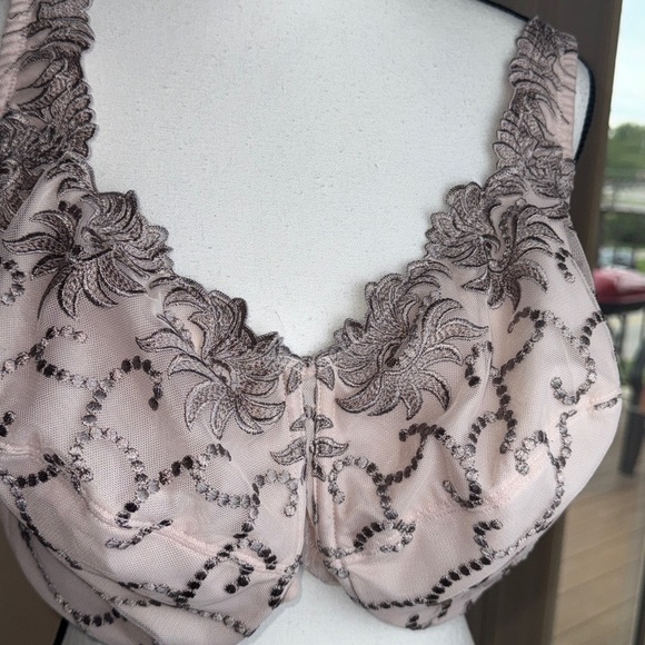 Cream Lace Bra Intimates Sleepwear - Picture 2 of 9